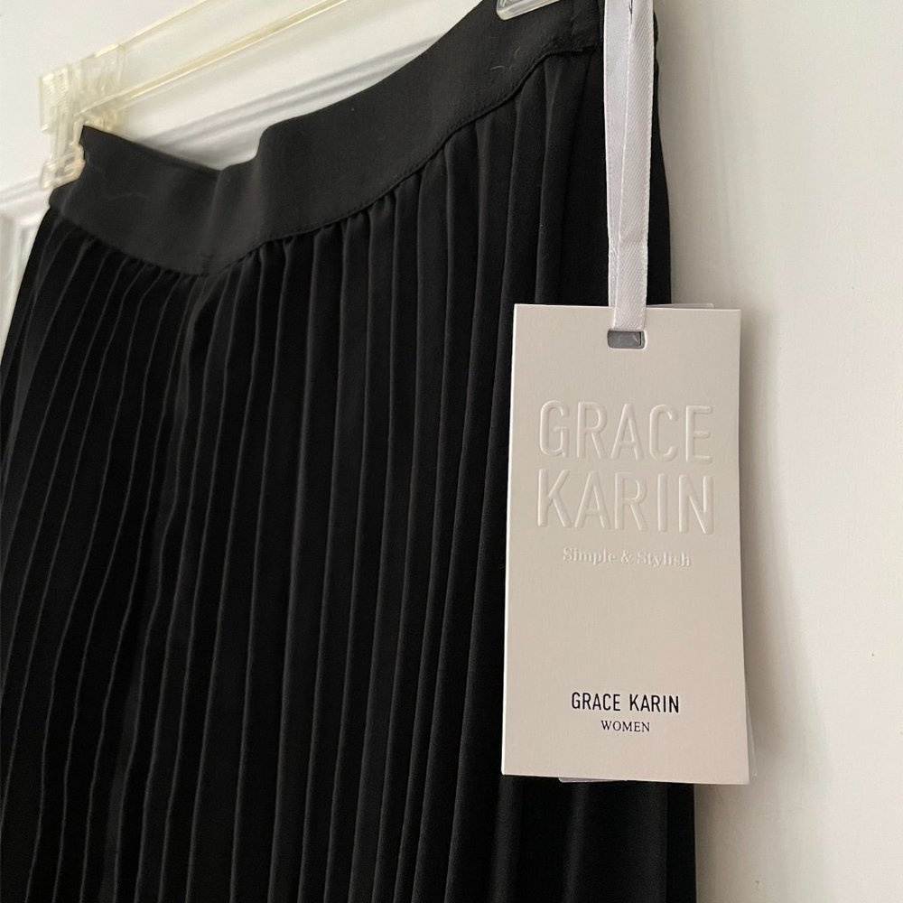 Pleaded Black Midi Skirt